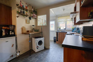 Kitchen- click for photo gallery
